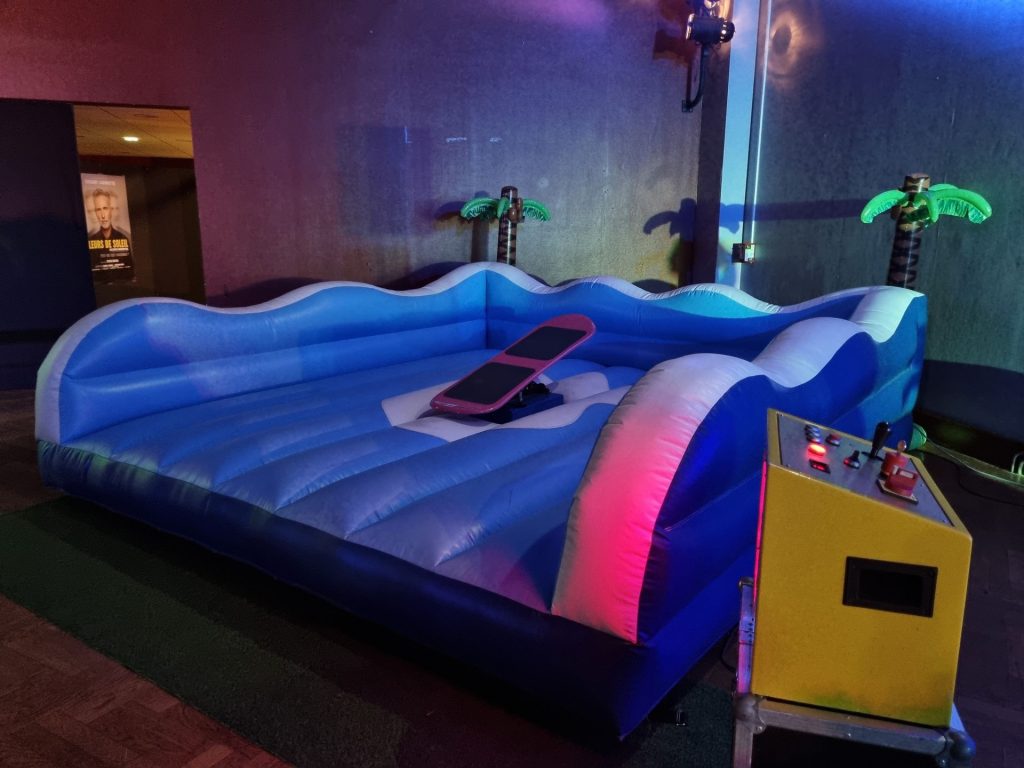 simulateur surf gonflable